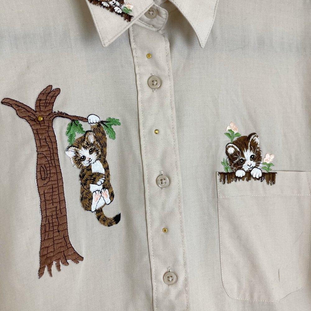 [Las Olas] Kitty Embroidered Button Down Collared… - image 2